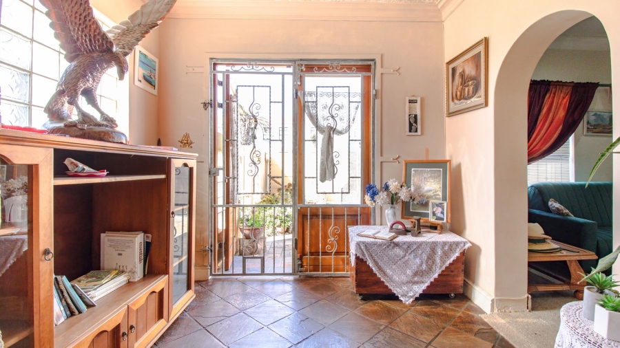 6 Bedroom Property for Sale in Van Ryneveld Western Cape